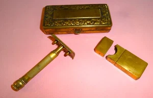 Vtg GILLETTE RAZOR SET in METAL TRAVEL BOX SHAVE KIT MADE in USA RARE! - Picture 1 of 9
