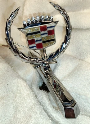 1975 1976 Cadillac Deville Fleetwood OEM Hood Ornament Emblem Assy  *VGC-* - Image 1 of 4