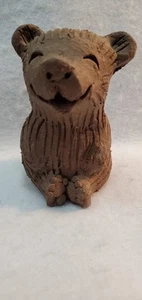 Statuina vintage Margaret Hudson ceramica orso di argilla 4" firmata - Foto 1 di 6