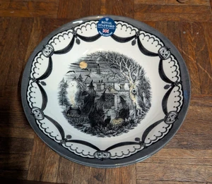 (2) ROYAL STAFFORD Witches/ Witch / Halloween Dinner Soup/ Salad Bowls (ENGLAND) - Picture 1 of 5