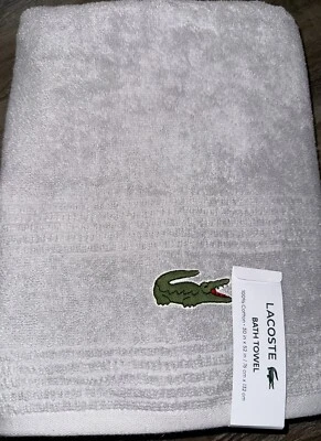 Lacoste ~ Toalla de baño 100 % algodón 30" x 52" gris claro logotipo de cocodrilo grande Foto 1 de 4