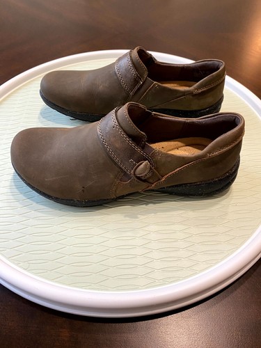 Mocassino Clarks Roseville Dot donna scarpe casual pelle marrone punta tonda slip on