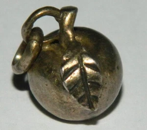 joli pendentif pomme vintage en argent - Imagen 1 de 2