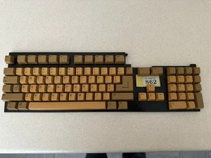 Commodore Amiga A500 Uk Keyset Complete Set Of Keys Has Yellowing 862 - Picture 1 of 4