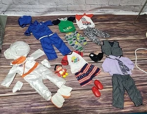 Ryans World 18" Puppenkleidung Paket 6 Outfits Schuhe Polizei Astronaut Anzug Jammies - Bild 1 von 10