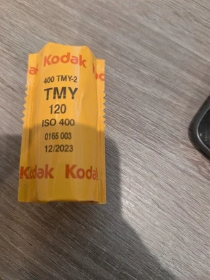 4x KODAK TMY-2 iso 400 120 Film Exp. 12/2023 4 rolls included - Image 1 of 3