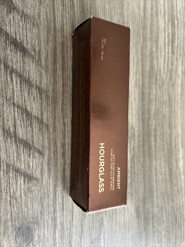 Hourglass Ambient Soft Glow Foundation 1 fl oz Shade 3