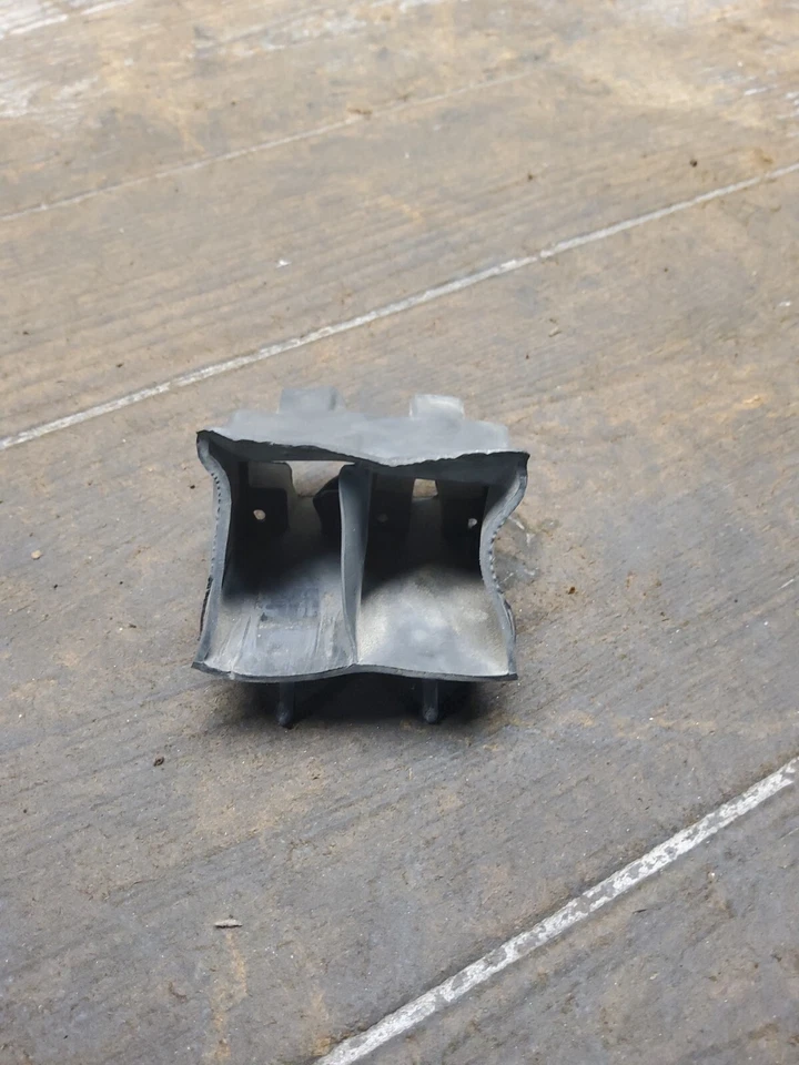 Harley-Davidson Street Glide FLHX 2007 07 07-11 relé eléctrico soporte de goma  Foto 1 de 4