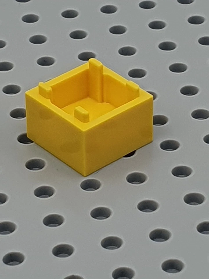 LEGO® 3x Container Box Unterteil 2x2x1 - 59121 35700 Gelb Yellow - Bild 1 von 1