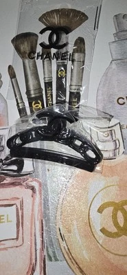 Chanel Belleza Pinza de Pelo NEGRO Metal DISEÑO Canal Garra Clip Nuevo Foto 1 de 4