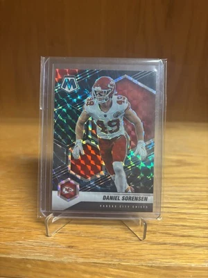 2021 Panini Mosaic Mosaic Genesis Prizm Daniel Sorensen #7 - Image 1 of 3
