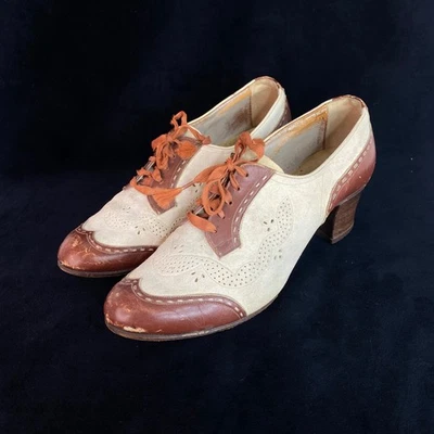 Vintage 1940s leather wing tip heels 5.5 brown white pumps lace up brogues rust - Image 1 of 4