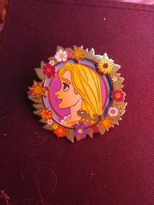 Disney fantasy pins - Picture 1 of 1