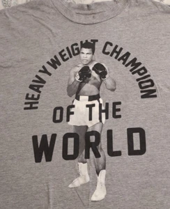 Camisa Muhammad Ali Hombre Peso Pesado Campeón del Mundo, Gris, Talla 3XLT - Imagen 1 de 8
