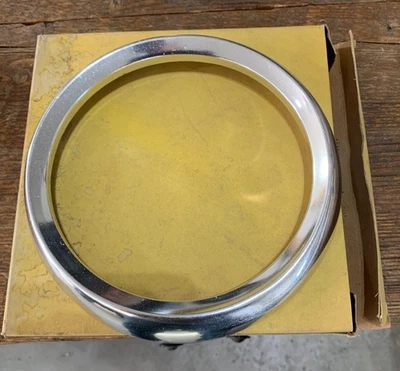 Nuevo de Lote Antiguo 1959 Oldsmobile 88 bisel de faros GM 575708 Foto 1 de 3