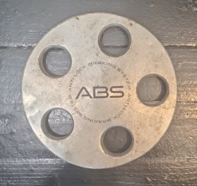 OEM 1996-1998 16" Pontiac Grand Am Silver Center Caps  9592390  6522 (no lugs) - Image 1 of 2