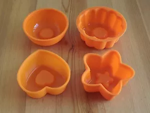 "Paquete de 6 moldes para hornear hierba cupcake de silicona líquida 3 1/2"" X 1 1/2" - Imagen 1 de 9