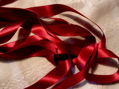 CINTA SATINADA SEDA DOBLE CARA ANCHA 5/8" - ROJO ROJO ROJO # 119 Foto 1 de 2