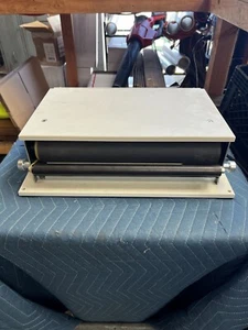 GBC CI12 -2 Elektrischer Bindespulen-Einsatz Finisher WIE BESEHEN - Bild 1 von 7