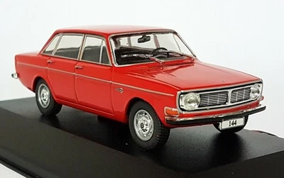 Atlas 1/43 - Volvo 144 Bright Red Diecast Model Car - Image 1 of 4