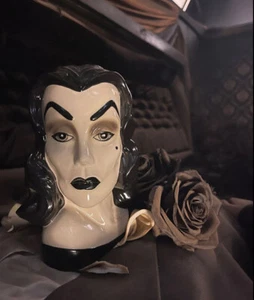 Decoración de jarrón de cerámica retrato vampiro *VENDEDOR DE EE. UU.* 23VKR06 - Imagen 1 de 6
