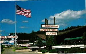 Wisconsin Duck Dock Wisconsin Dells Wisconsin Postcard - Picture 1 of 2