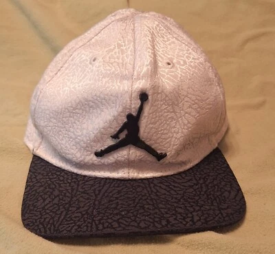 Air Jordan Jumpman 婴儿帽/帽白色刺绣可调节平沿帽 — 第 1/4 张图片