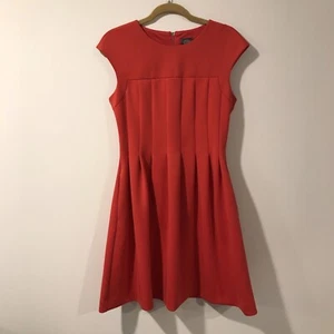 Abito Vince Camuto a pieghe lungo ginocchio Manica Rosso pomodoro taglia 8 - Foto 1 di 6
