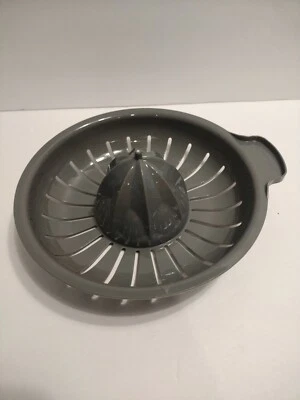 Oster Food Processor FPSTFP4255 JUICER ATTACHMENT Replacement Part  - Image 1 of 3