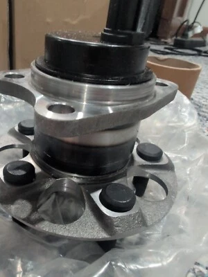 Conjunto de buje de cojinete de rueda trasera Toyota Prius 2010-2015 51250 Foto 1 de 4