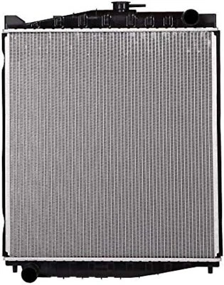 Radiator For 95-00 UD Truck 1800 2000 2300 2600 3000 3300 25 11/16" x 22 3/4" Foto 1 de 4