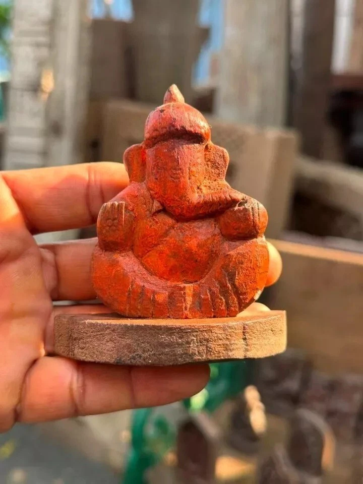 Antique Old Natural Wooden Hand Carved Figure of God Ganesha 3.5 x 3" - Imagem 1 de 4