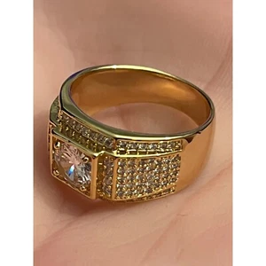 NEW MEN'S DRESS RING WITH FAUX DIAMONDS AND GOLD TONE SIZE 11.5 - Picture 1 of 4