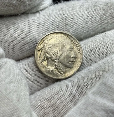 Uncirculated 1913-P Type 1 Buffalo Nickel, Razor-Sharp & Highly Lustrous L263 - Image 1 of 2