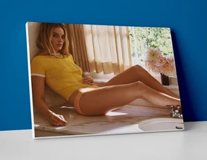 Margot Robbie Hot Poster oder Leinwand - Margot Robbie Wandbild - Bild 1 von 7