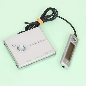 KENWOOD DMC-S55 Portable MiniDisc Player w/ Remote *NO CHARGER* - Picture 1 of 4