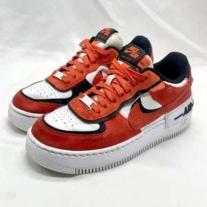 Nike Air Force 1 Shadow Cracked Leather – Damengröße 7 rauschorange Turnschuhe - Bild 1 von 15