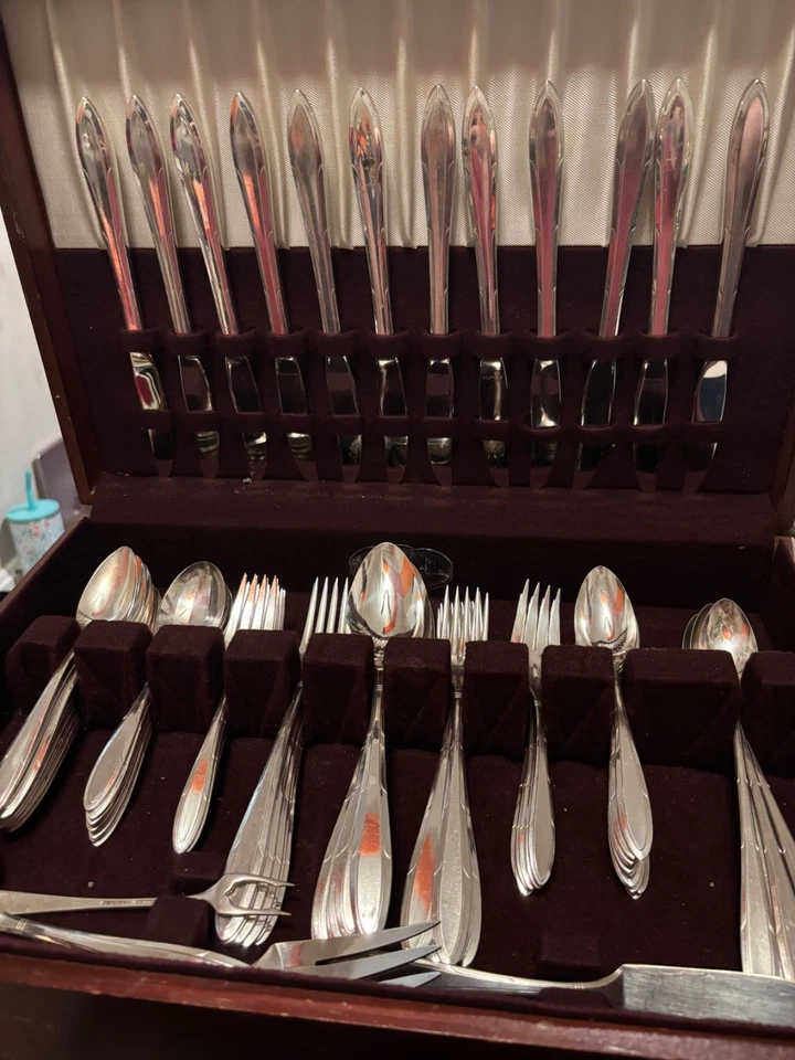 82 Nobility Plate SILVERWARE Reverie FLATWARE  - Imagem 1 de 1