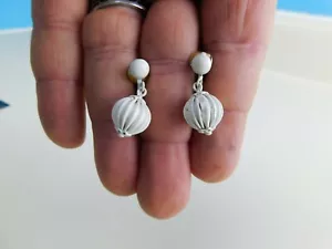 Vintage Earrings Clip Back Dangle White Spear Round Ribbed A11 - Picture 1 of 3