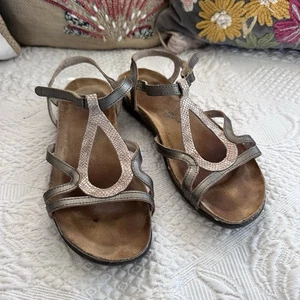 Naot Riemchen Leder Sandalen Größe US 6,5 EU37 Bronze Schlangenleder Print Israel flach - Bild 1 von 10