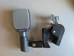 Sennheiser e 609 Silver Supercardioid Dynamic Guitar Microphone W/ Clamp - Picture 1 of 4