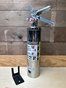 Amerex A417, 2.5lb ABC Dry Chemical Class Fire Extinguisher CHROME w/bracket - Picture 1 of 13