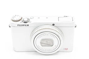 Fujifilm XQ1 Series 12.0MP Compact Digital Camera Silver Operaion Confirmed - Picture 1 of 24