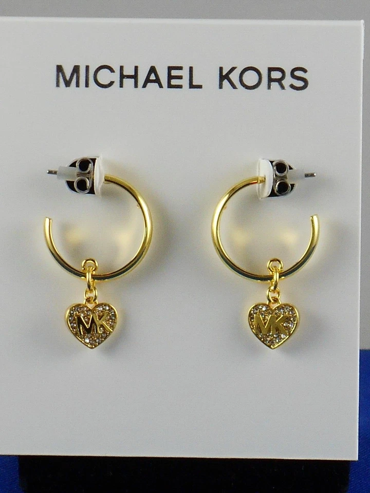 Pendientes tipo argolla pequeños Michael Kors tono dorado pavé CORAZÓN ENCANTO MKJ8192 710 Foto 1 de 1