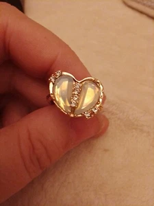 Beautiful Gold Plated Ring With Two Halves Of A Heart Of Plastic..And Crystals - Picture 1 of 4