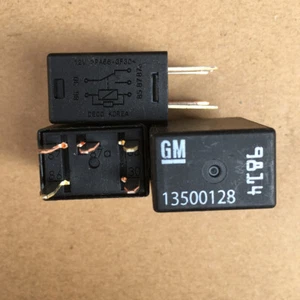 1Pc GM 13500128 PA66-GF30 Automotive Relay 12VDC 5 Pins - Picture 1 of 1