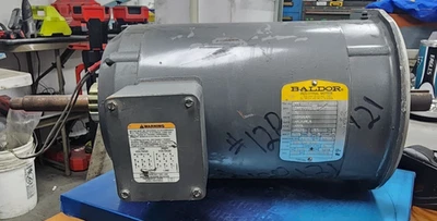 🤠 BALDOR 5 HP AC ELECTRIC BRAKE MOTOR 3Ø 184TC 1725 RPM 230/460 VAC VBM3615T - Image 1 of 4