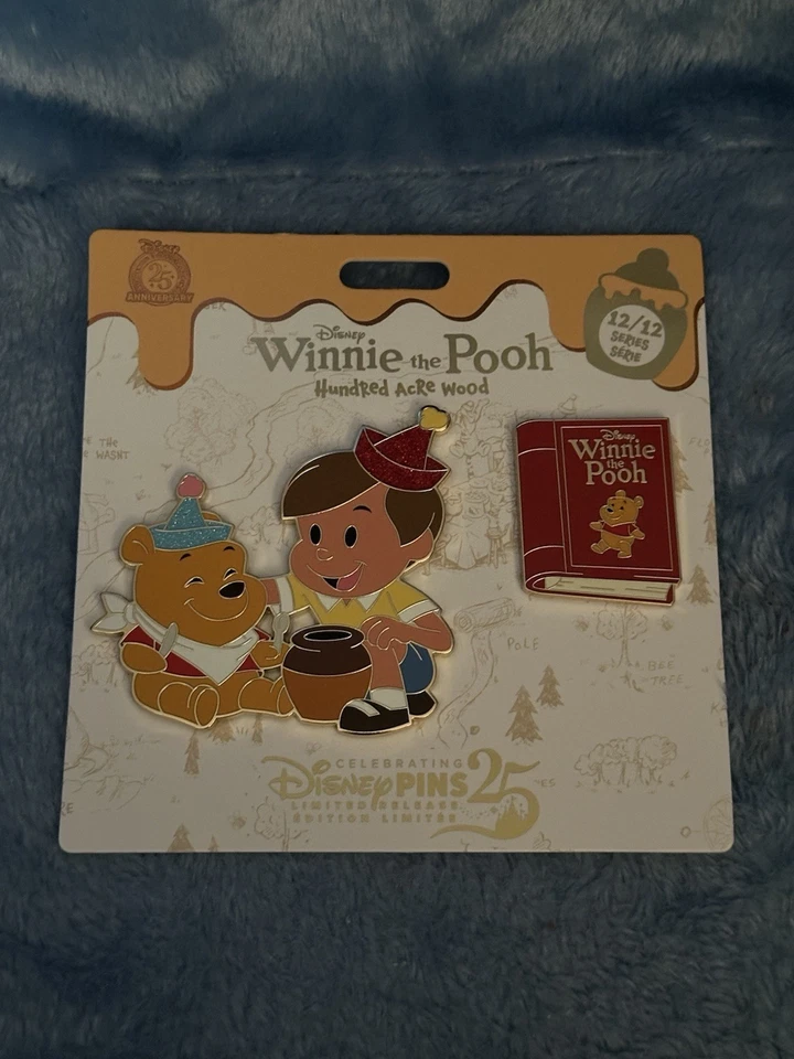 Pin Winnie The Pooh Cien Acres Madera Serie Mensual Diciembre 12/12 Christopher Foto 1 de 1
