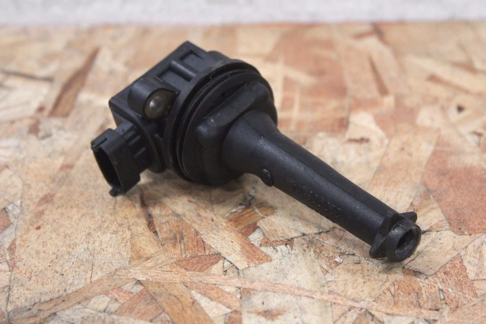 Bobina de encendido v889 01-04 Volvo V70 XC70 01-04 S60 2,3 L 2,4 L 03-06 XC90 2,5 L 2,9 L Foto 1 de 4