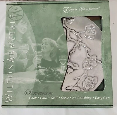 PLATO PARA SERVIR FLOR DE CEREZO WILTON ARMETALE 12" ALEACIÓN DE METAL CON CAJA Foto 1 de 4